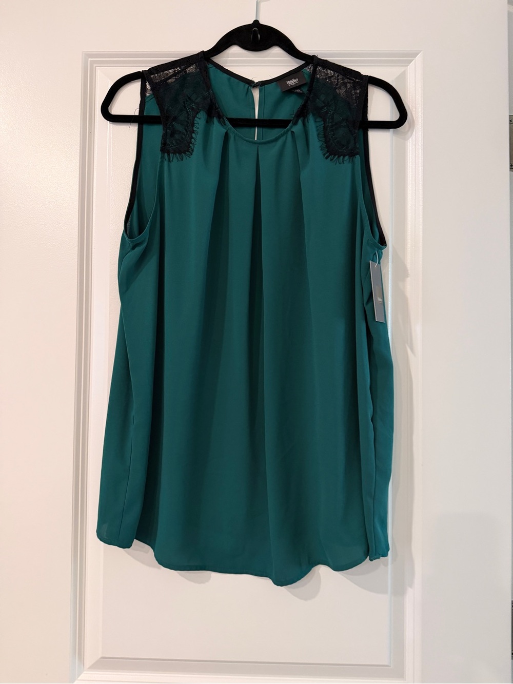 NWT Massimo Teal Sleeveless Blouse with Black Lace Yoke
